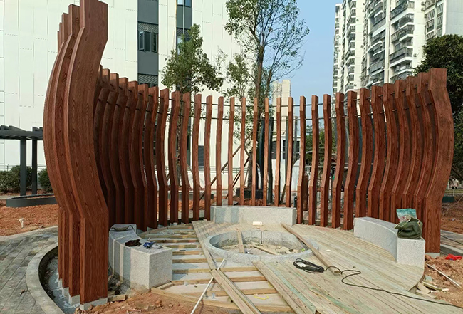 连云港公园钢结构廊架仿木纹漆制作效果